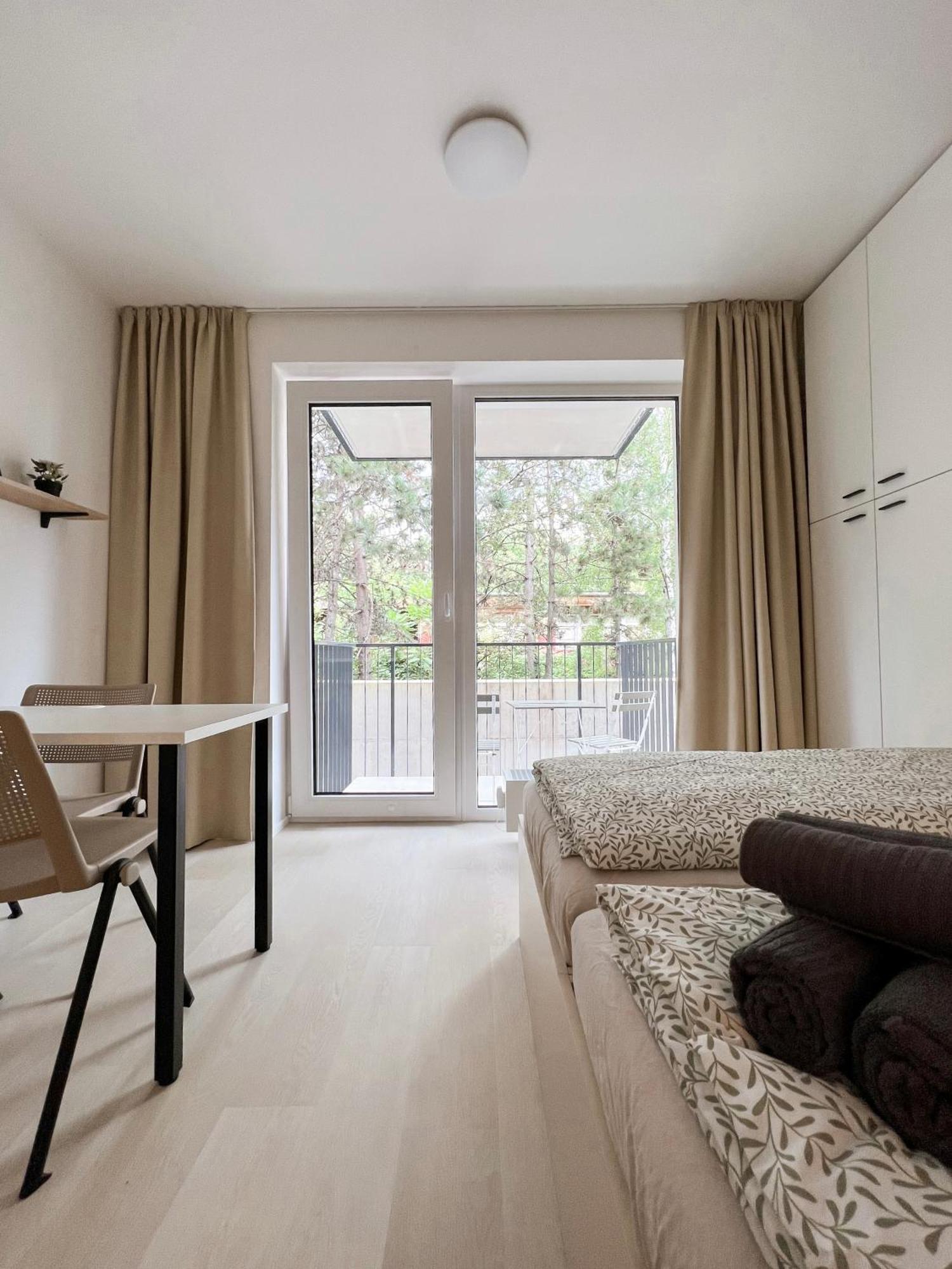 Celestial Apartments เบอร์โน ภายนอก รูปภาพ